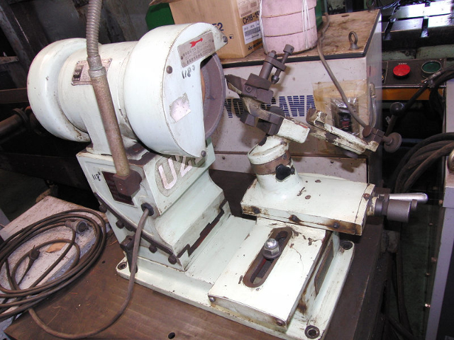 163172 ドリル研削盤 魚津製作所  UD323の写真1