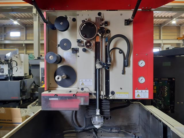 202112 ワイヤーカット アマダ 2004 AD1iの写真2