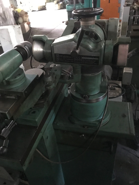 202324 エンドミル研削盤 飯田鐵工所  GE-120の写真4