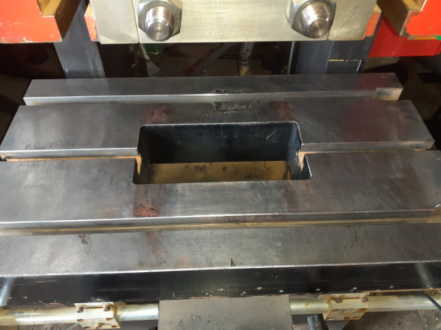 204024 プレス アマダ 2013 TPL-45SIの写真2