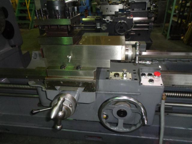 208074 旋盤 中部工機 1981 CLL750x2000の写真6