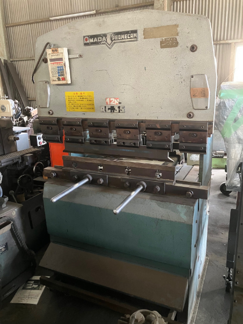 208769 プレスブレーキ アマダ 1985 RG-35Sの写真1