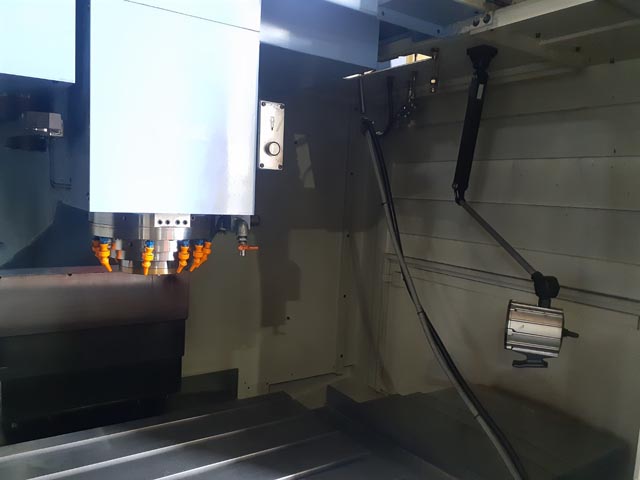 209740 立型マシニングセンタ 大阪機工 2003 VM5IIの写真3