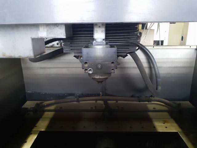 209757 ワイヤーカット ファナック 2001 α-1iBの写真3