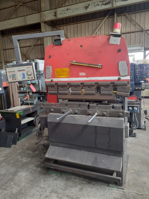 209874 プレスブレーキ アマダ 1989 RG-35Sの写真1