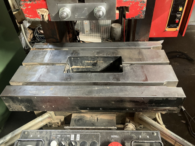 209936 プレス アマダ 2007 TPL-45SIの写真4