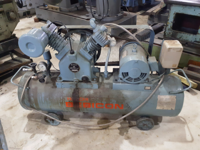 209954 レシプロコンプレッサー 日立産機  3.7P-9.5Tの写真1
