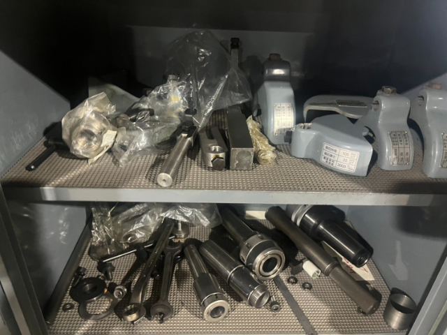 209983 万能工具研削盤 牧野フライス 1989 C-40の写真6