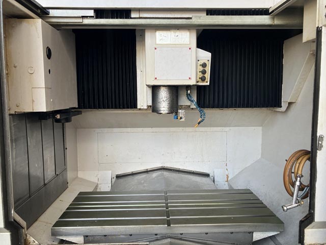 211529 立型マシニングセンタ オークマ 2005 MB-56VBの写真2