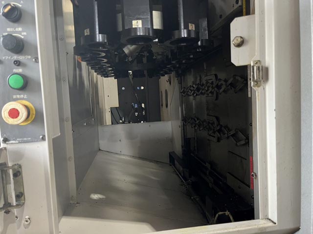 213539 立型マシニングセンタ オークマ 2005 MB-56VBの写真4