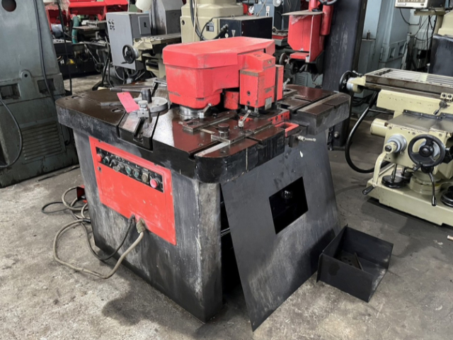 214047 コーナーシャー アマダ 1988 CSHW-220の写真2