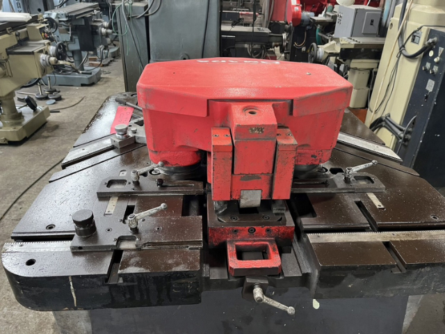 214047 コーナーシャー アマダ 1988 CSHW-220の写真6