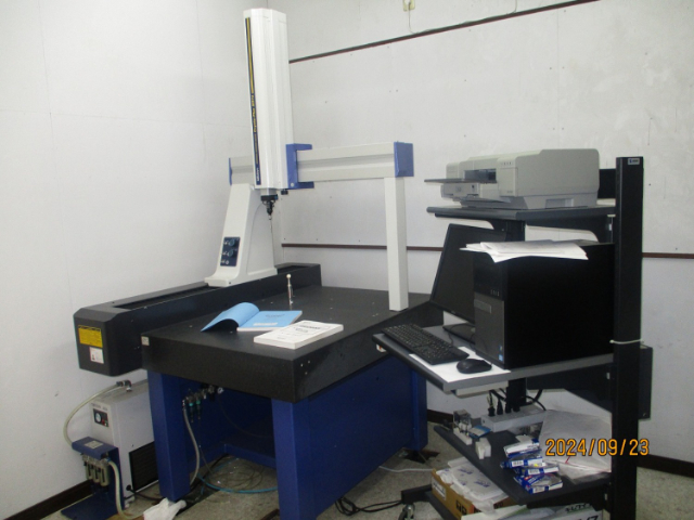 214705 三次元測定機 ミツトヨ 2013 Crysta Plus M574の写真