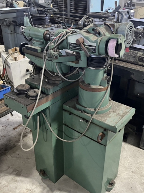 214707 工具研削盤 飯田鐵工所  GE-120Sの写真2