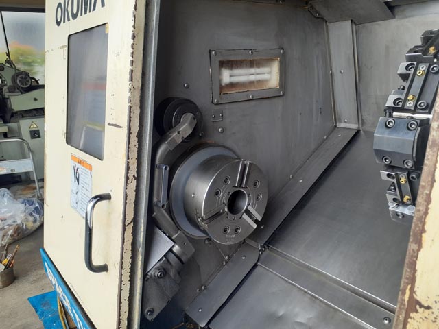 218824 NC旋盤 オークマ 2001 LB300の写真2