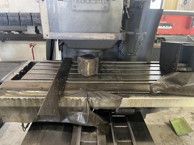 218839 立フライス盤 武田機械 1987 TK-VS-3Nの写真3