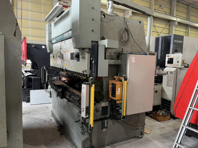 218851 プレスブレーキ コマツ 2000 PHS110x255の写真1