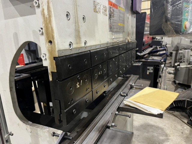218852 プレスブレーキ 東洋工機 2005 HPB-4012ATの写真3
