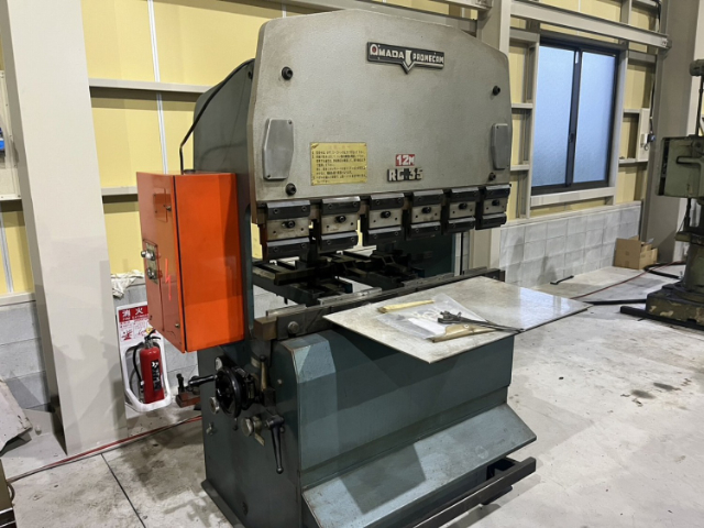 218854 プレスブレーキ アマダ 1988 RG-35Sの写真02